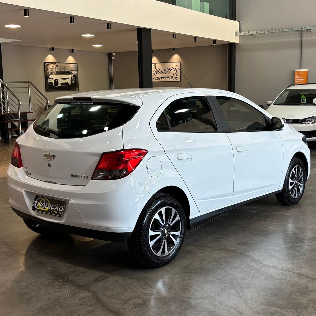 Chevrolet Onix Ltz 1.4 Mpfi Flex (Manual – Muito inteiro)