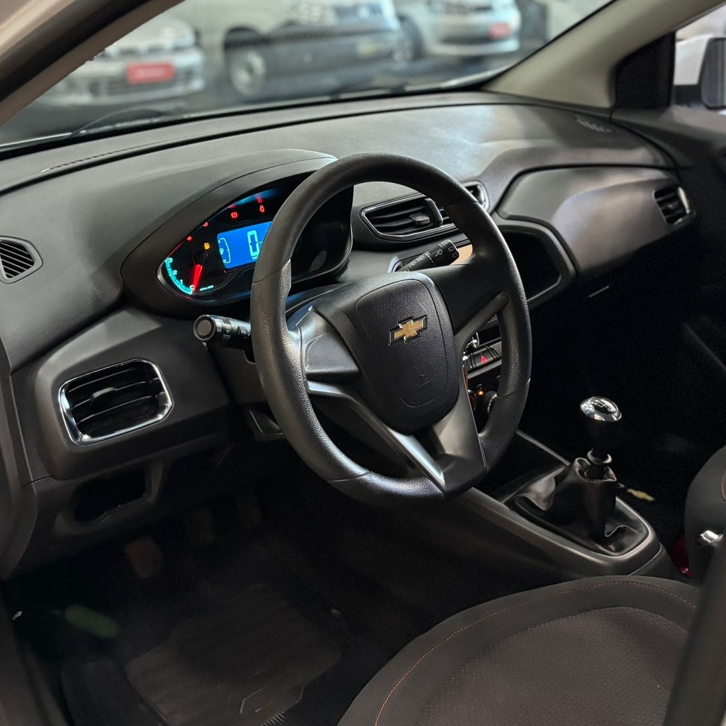 Chevrolet Onix Ltz 1.4 Mpfi Flex (Manual – Muito inteiro)