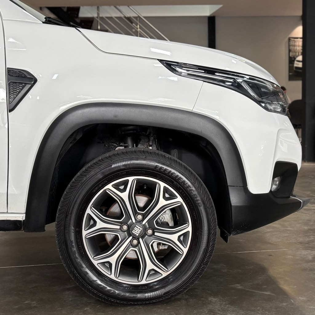 Fiat Strada Volcano CD 1.3 Flex 4P (Impecável)