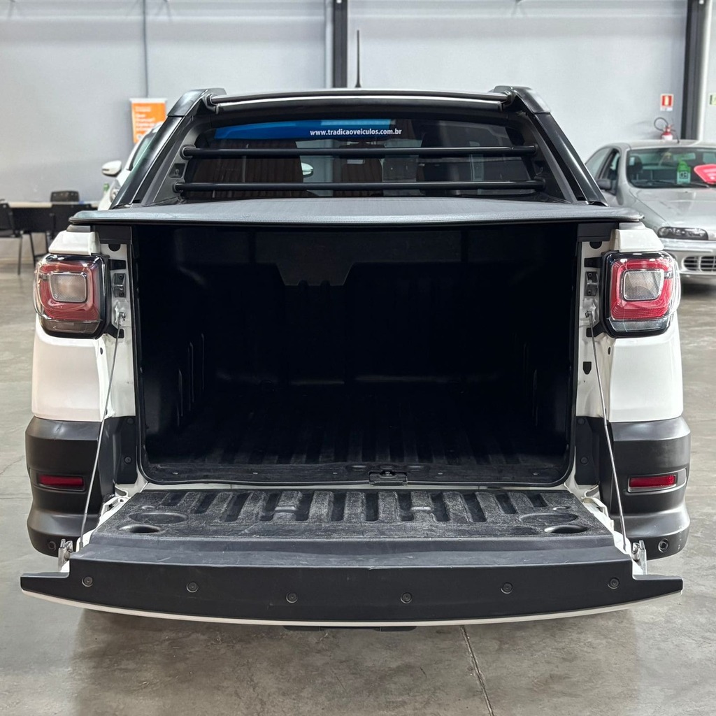 Fiat Strada Volcano CD 1.3 Flex 4P (Impecável)