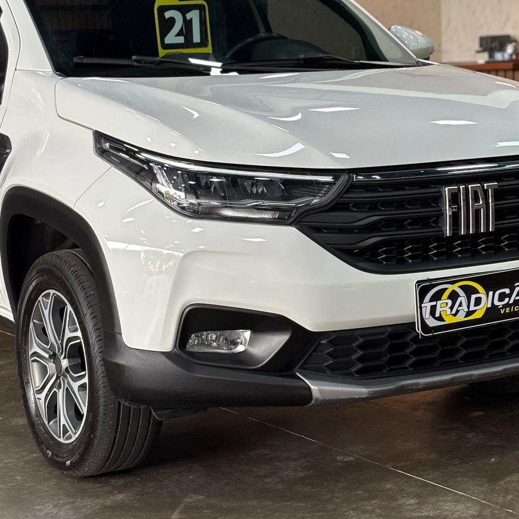 Fiat Strada Volcano CD 1.3 Flex 4P (Impecável)