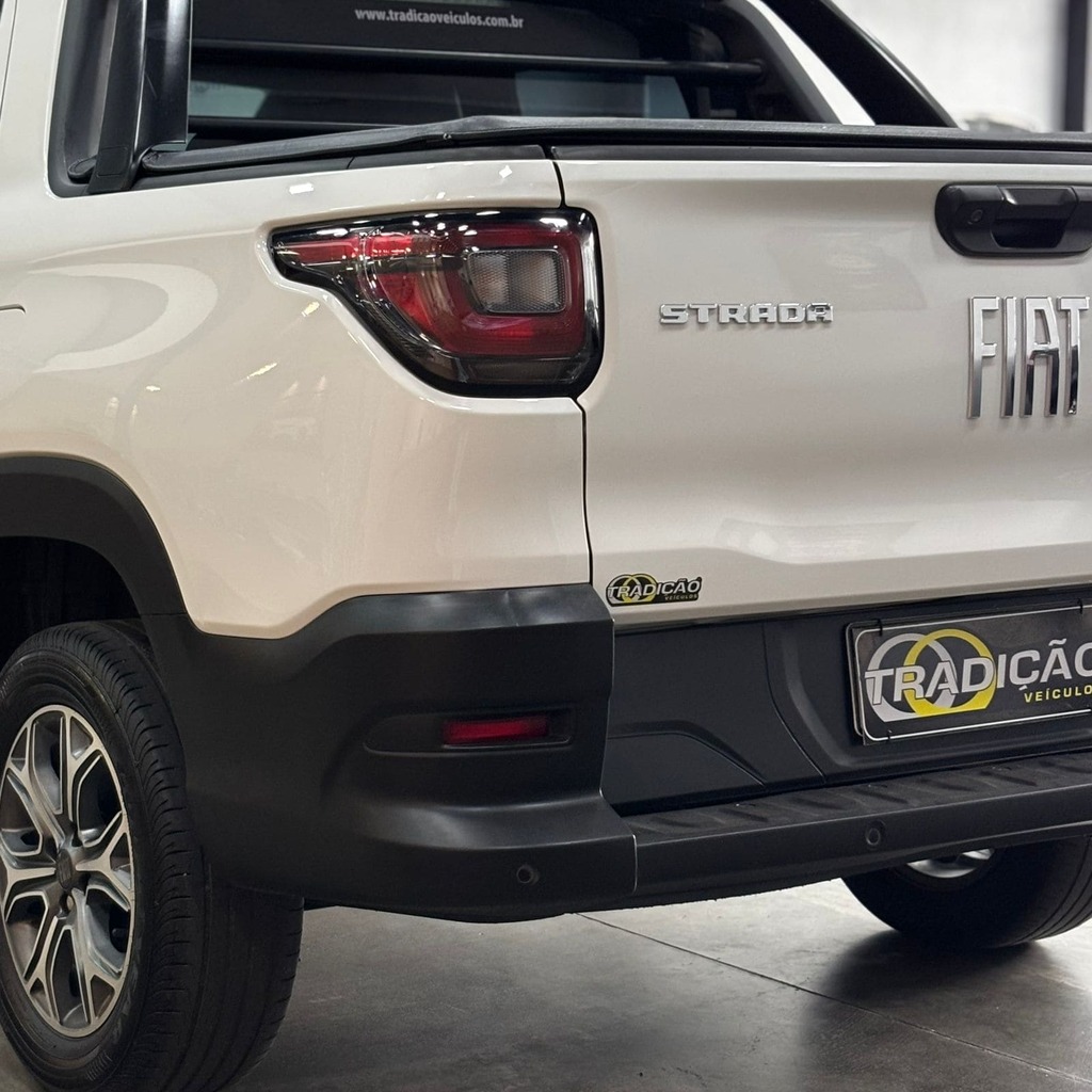 Fiat Strada Volcano CD 1.3 Flex 4P (Impecável)