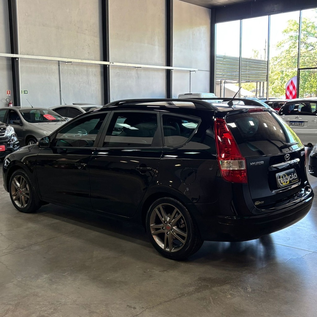 Hyundai I30 Cw 2.0 (Automática – Teto solar)