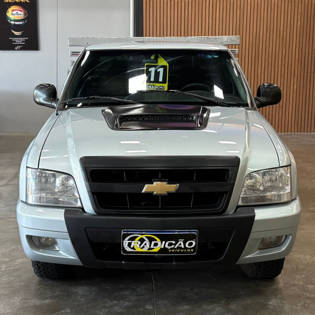 Chevrolet S-10 Colina 4×2 Caçamba de Madeira (Impecável – Completa)