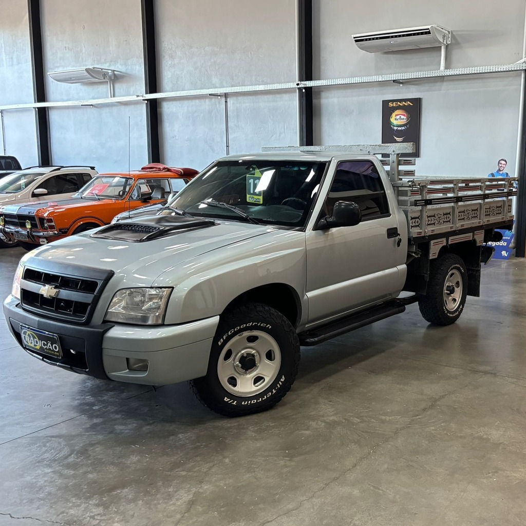 Chevrolet S-10 Colina 4×2 Caçamba de Madeira (Impecável – Completa)