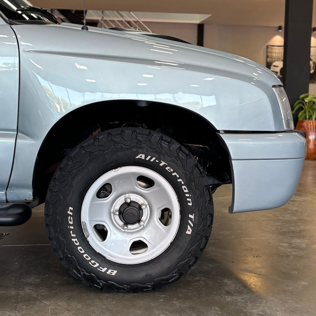 Chevrolet S-10 Colina 4×2 Caçamba de Madeira (Impecável – Completa)