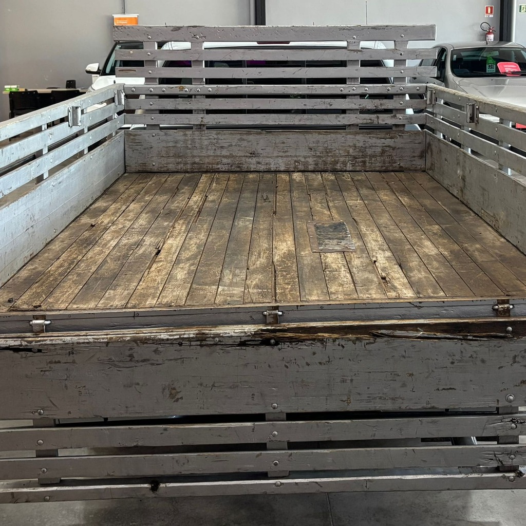 Chevrolet S-10 Colina 4×2 Caçamba de Madeira (Impecável – Completa)