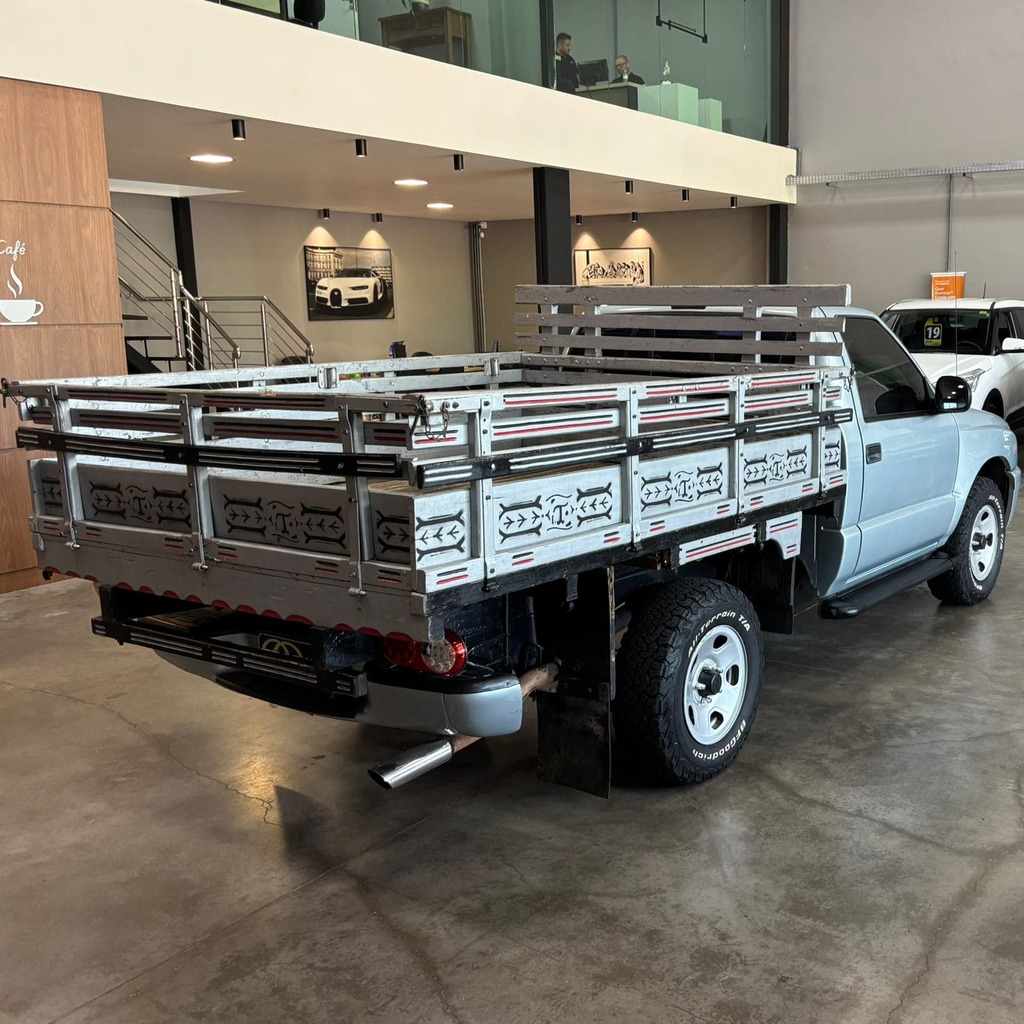 Chevrolet S-10 Colina 4×2 Caçamba de Madeira (Impecável – Completa)