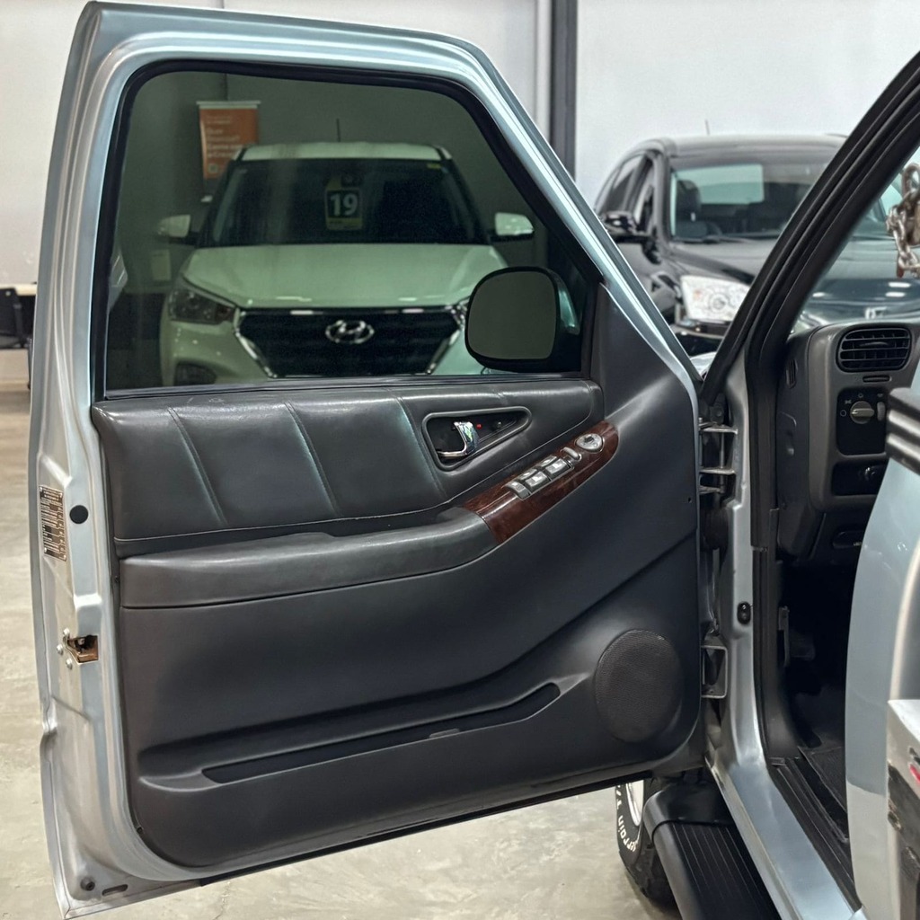 Chevrolet S-10 Colina 4×2 Caçamba de Madeira (Impecável – Completa)