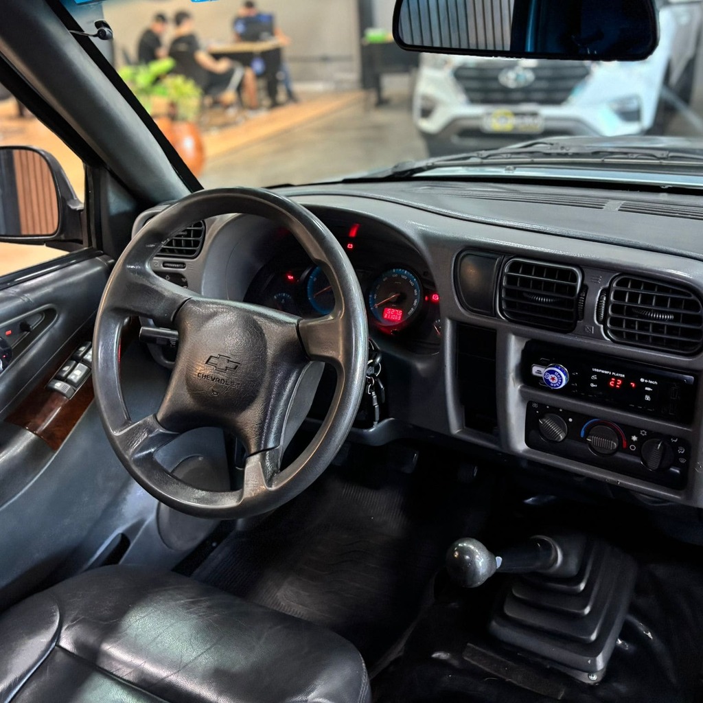 Chevrolet S-10 Colina 4×2 Caçamba de Madeira (Impecável – Completa)