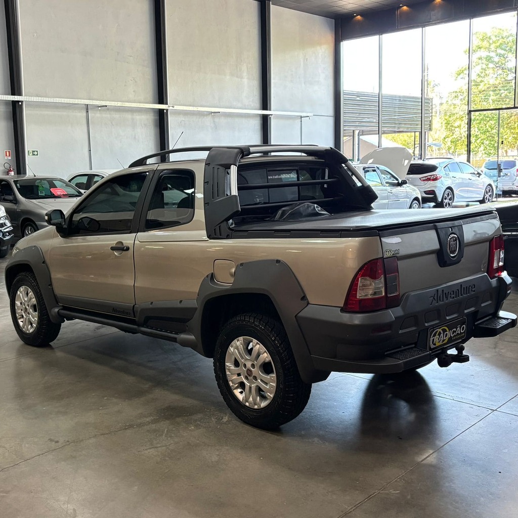 Fiat Strada Adventure 1.8 (Teto Solar – 2 Portas)