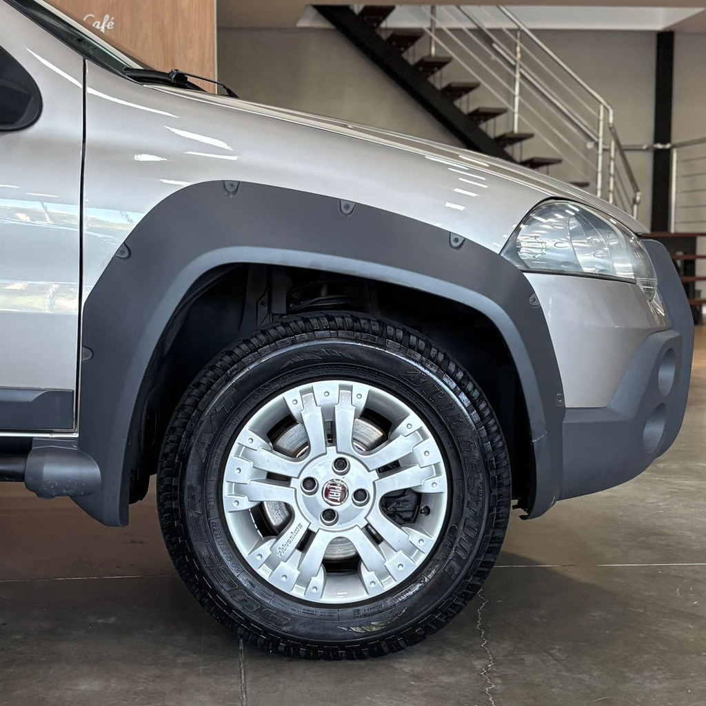 Fiat Strada Adventure 1.8 (Teto Solar – 2 Portas)