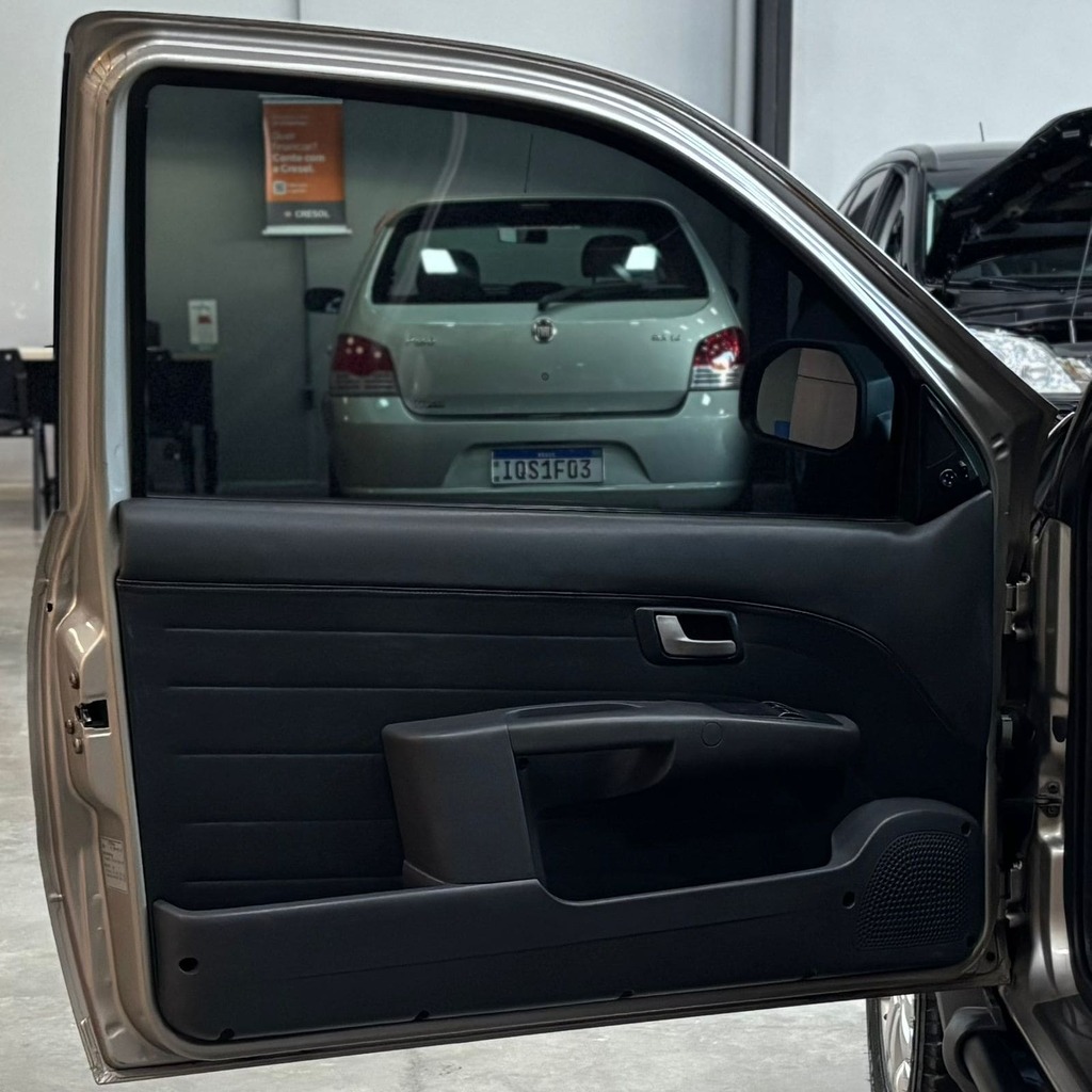 Fiat Strada Adventure 1.8 (Teto Solar – 2 Portas)