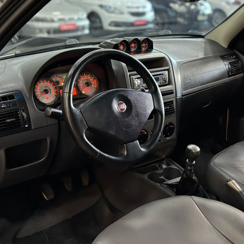 Fiat Strada Adventure 1.8 (Teto Solar – 2 Portas)