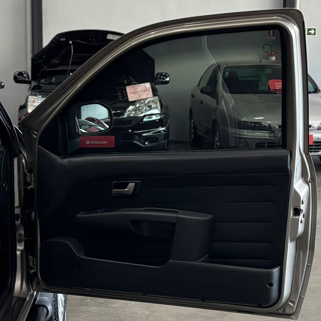 Fiat Strada Adventure 1.8 (Teto Solar – 2 Portas)