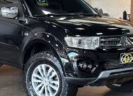 Mitsubishi Pajero Dakar 4×4 3.2 Diesel (7 Lugares – Automática)