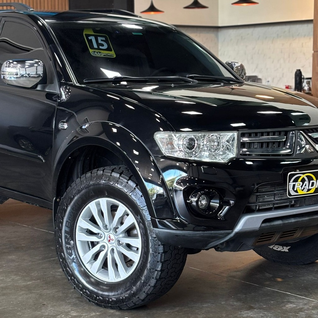 Mitsubishi Pajero Dakar 4×4 3.2 Diesel (7 Lugares – Automática)