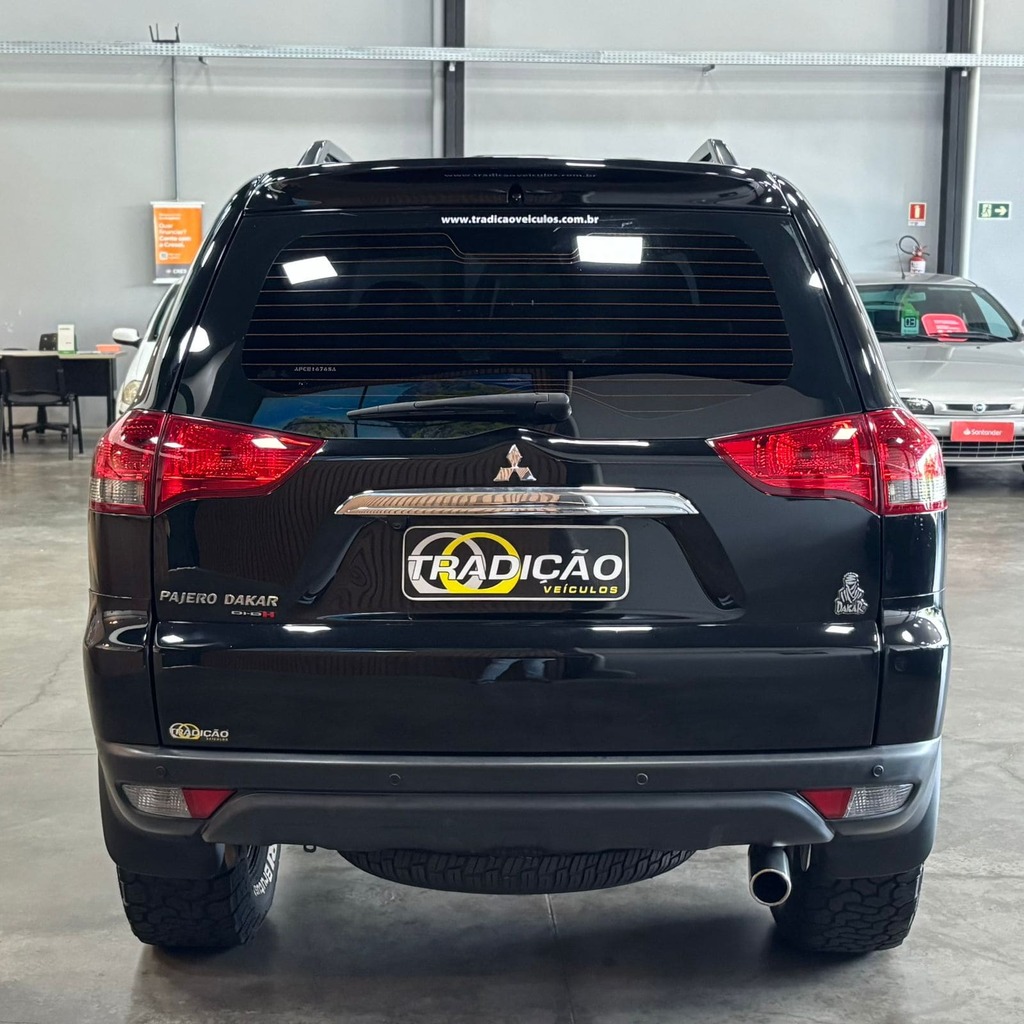 Mitsubishi Pajero Dakar 4×4 3.2 Diesel (7 Lugares – Automática)