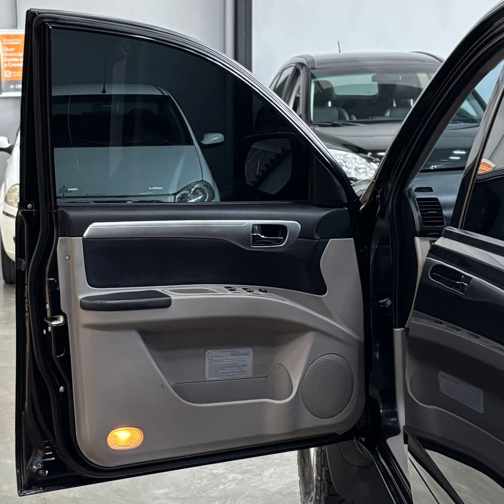 Mitsubishi Pajero Dakar 4×4 3.2 Diesel (7 Lugares – Automática)