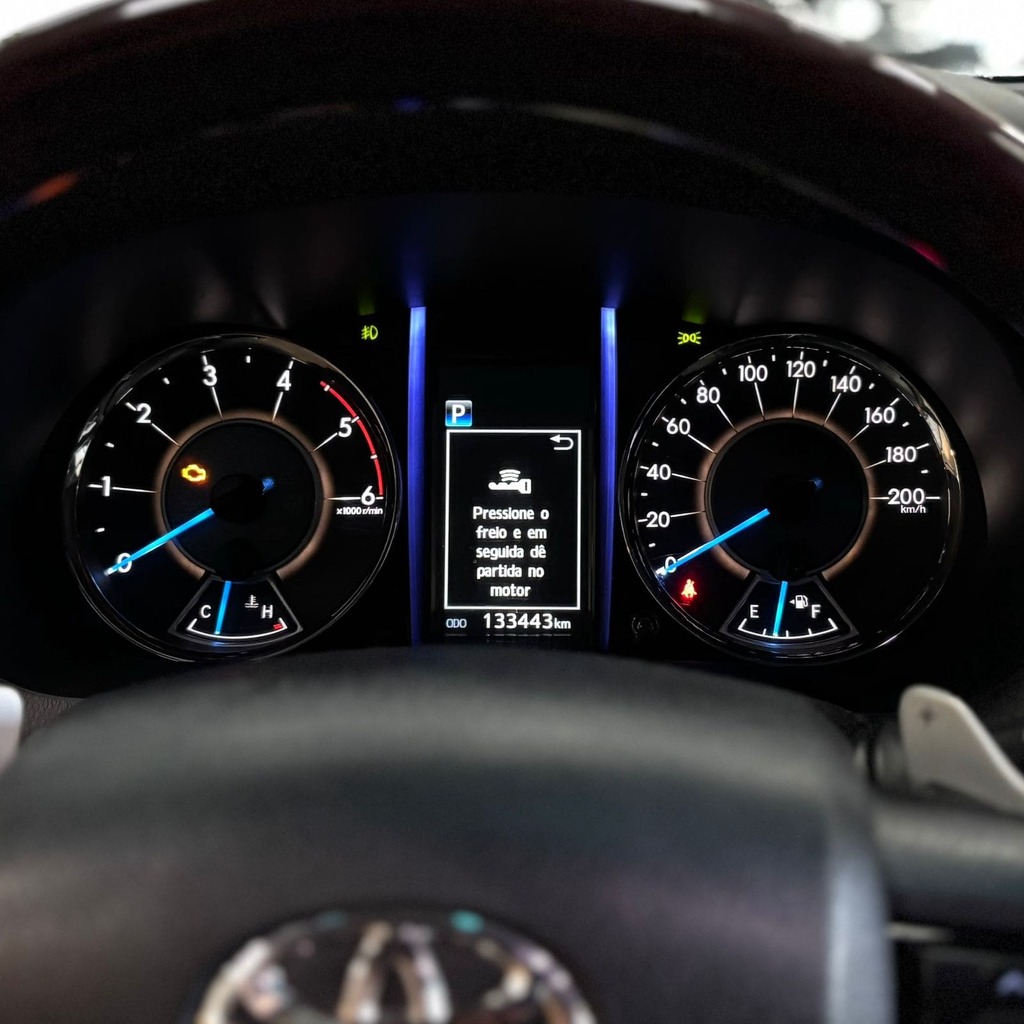 Toyota Hilux SW4 SRX 2.8 Diesel 4×4 (7 Lugares – Impecável)