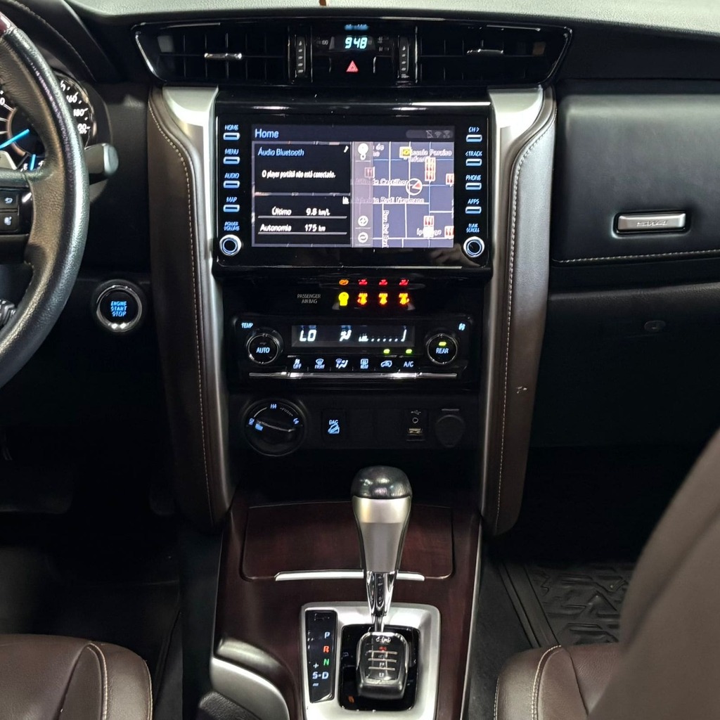 Toyota Hilux SW4 SRX 2.8 Diesel 4×4 (7 Lugares – Impecável)