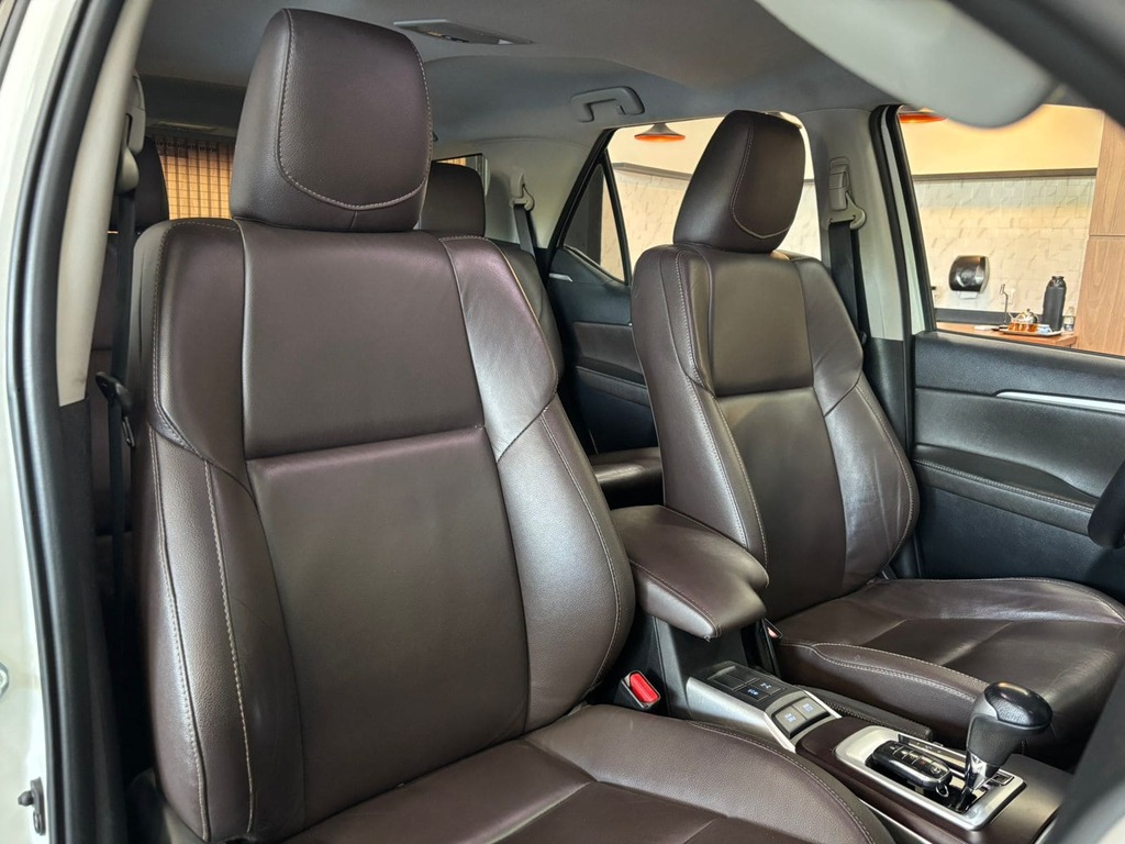 Toyota Hilux SW4 SRX 2.8 Diesel 4×4 (7 Lugares – Impecável)