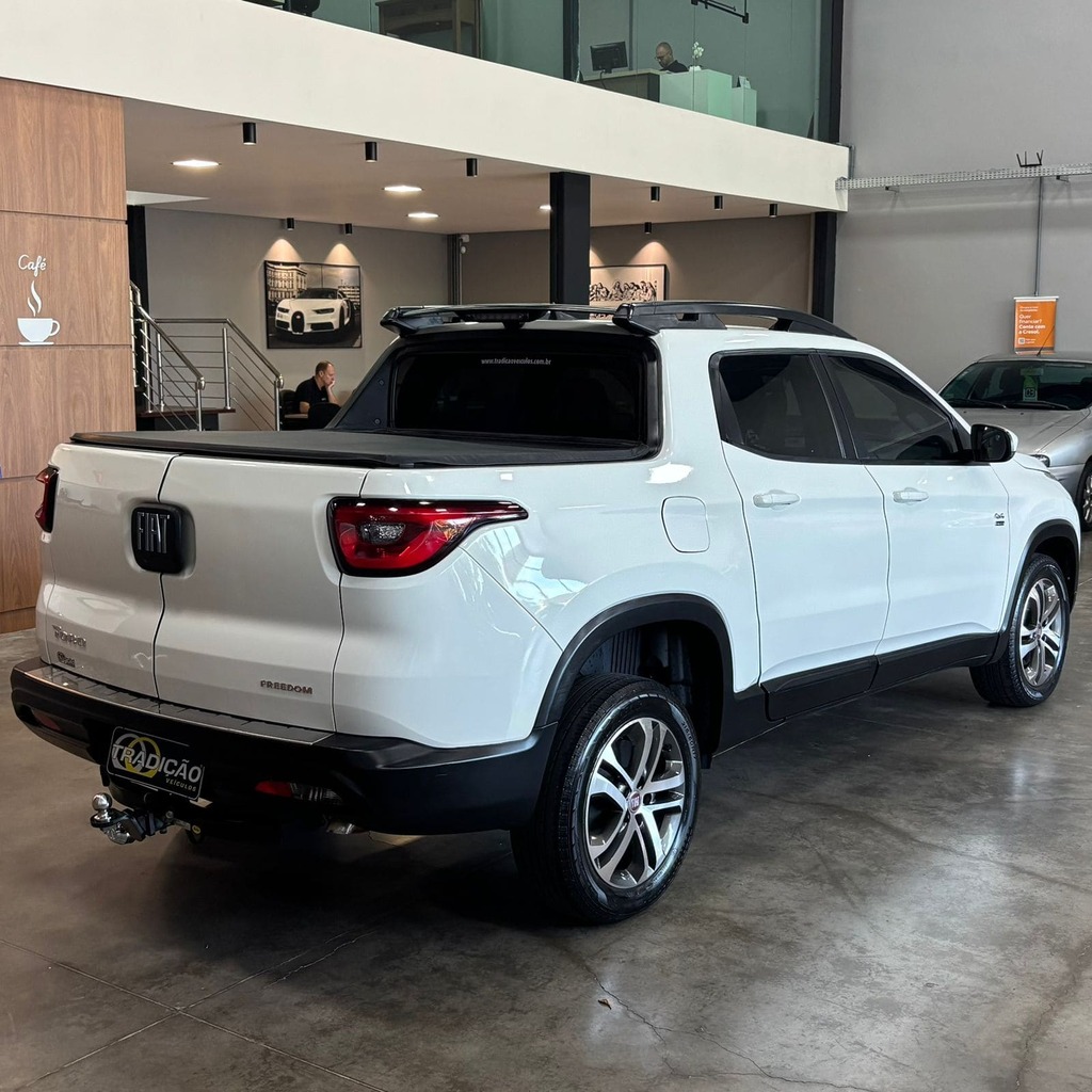 Fiat Toro Freedom 4×4 2.0 Diesel (Impecável – Manual – Completa)