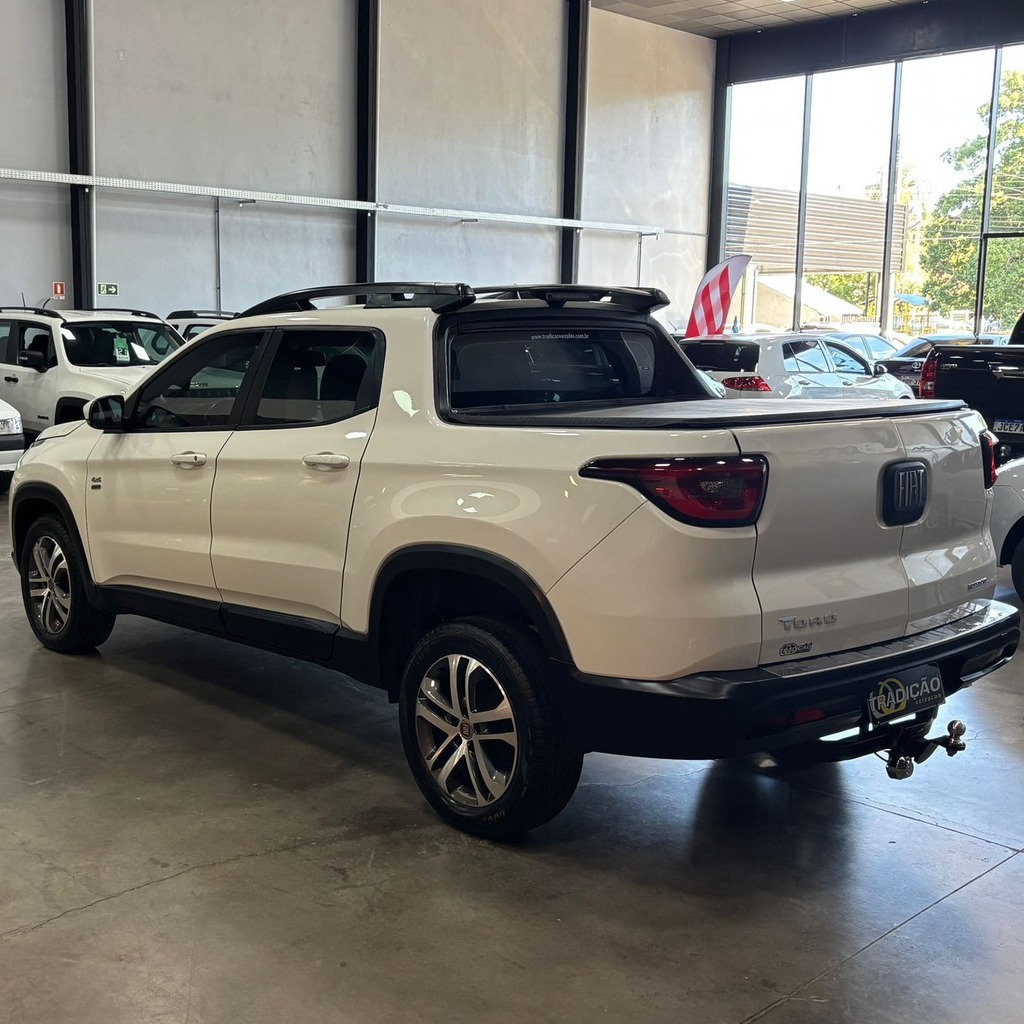 Fiat Toro Freedom 4×4 2.0 Diesel (Impecável – Manual – Completa)