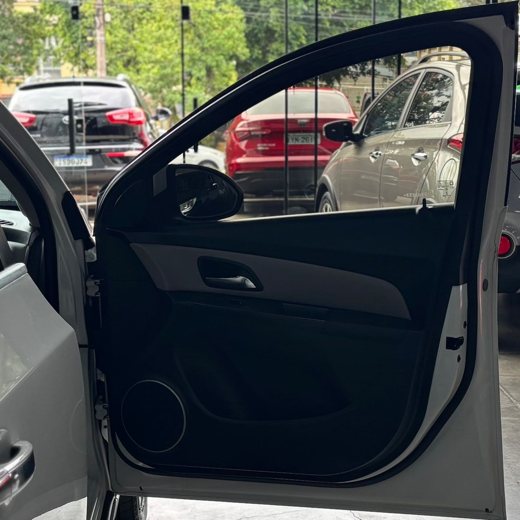 Chevrolet Cruze Sedan LTZ 1.8 Flex Aut (Impecável – 128 Mil Kms)