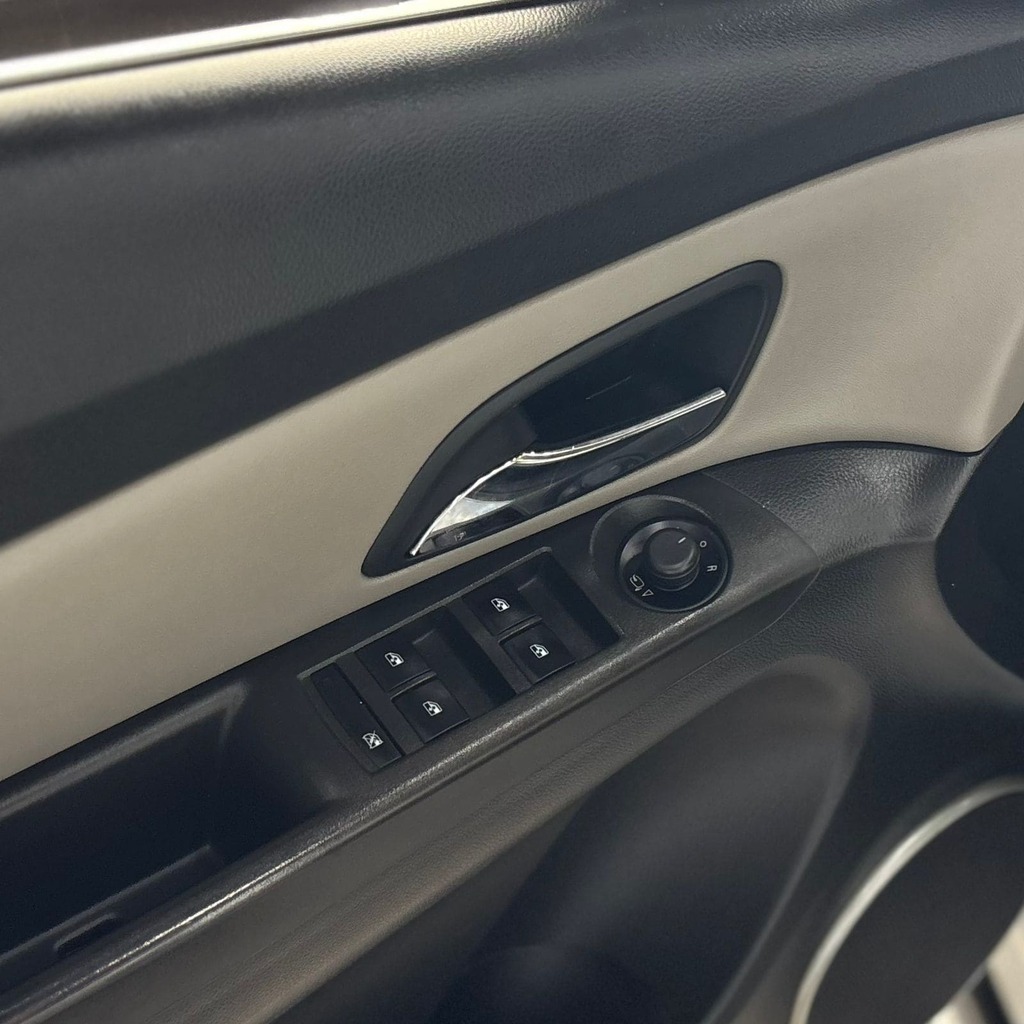 Chevrolet Cruze Sedan LTZ 1.8 Flex Aut (Impecável – 128 Mil Kms)