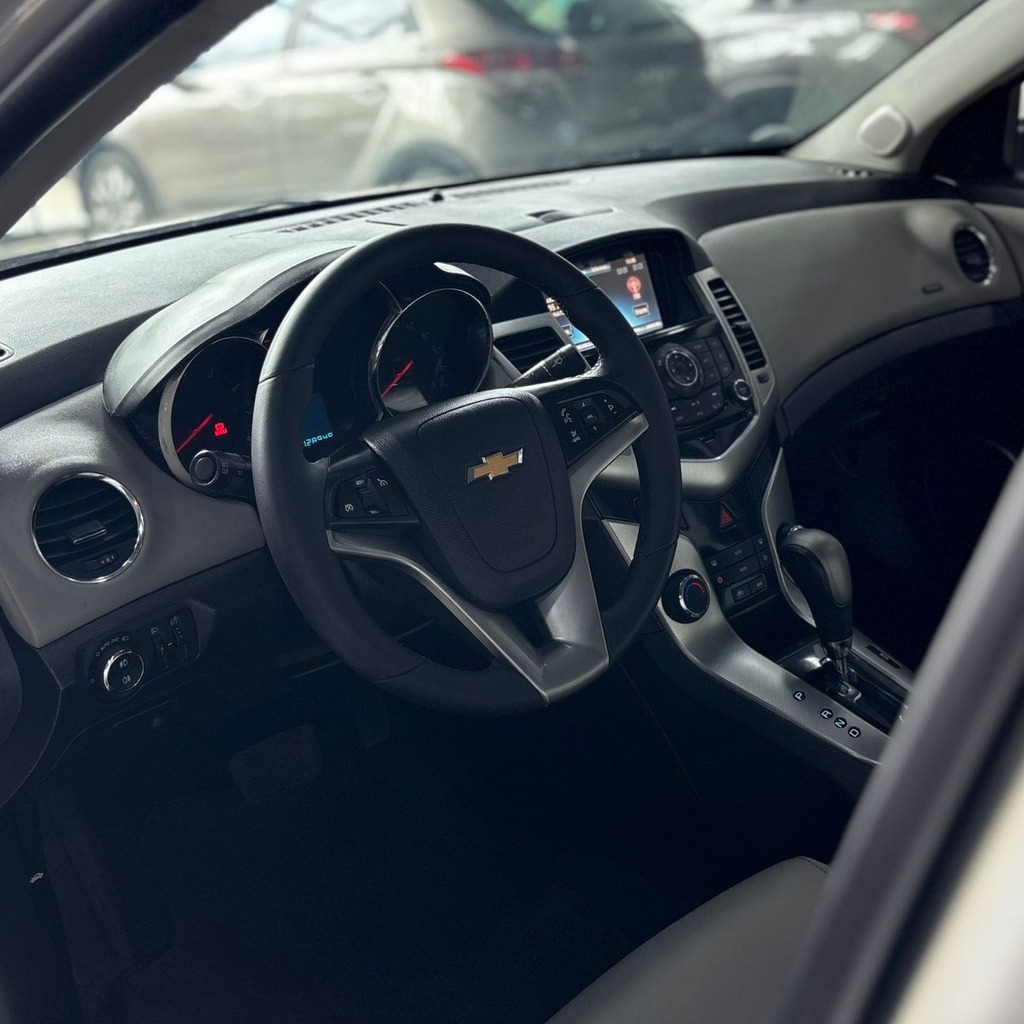 Chevrolet Cruze Sedan LTZ 1.8 Flex Aut (Impecável – 128 Mil Kms)