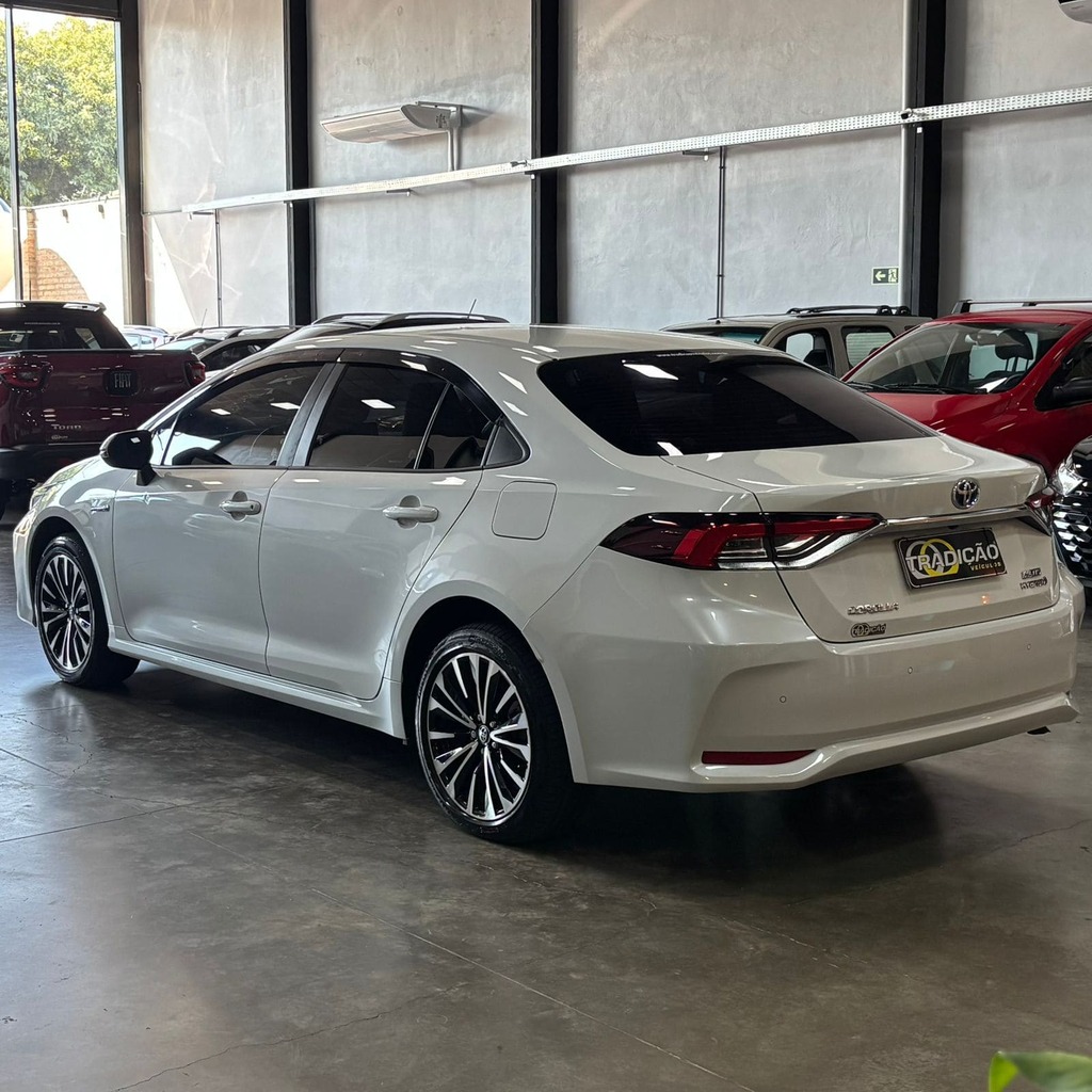 Toyota Corolla Altis Hybrid 1.8 Aut (Impecável – Garantia de Fábrica)
