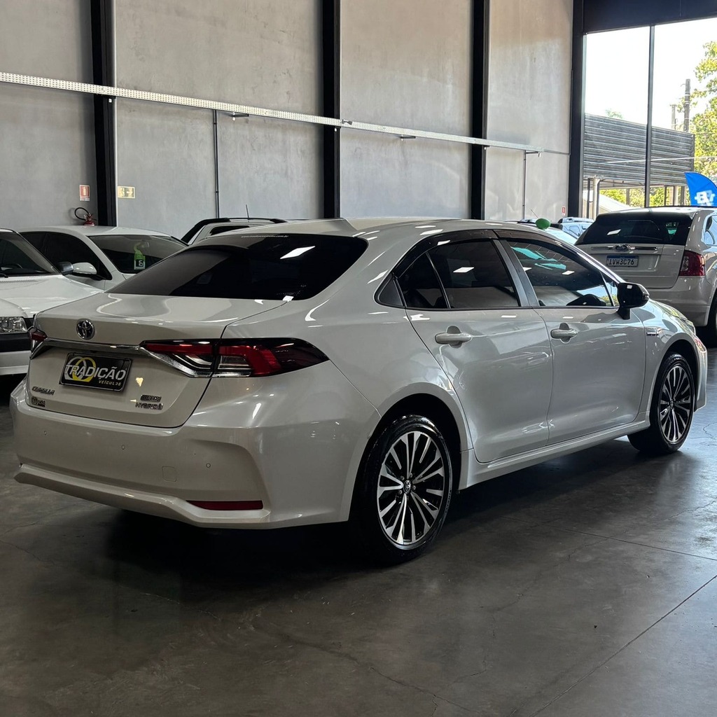 Toyota Corolla Altis Hybrid 1.8 Aut (Impecável – Garantia de Fábrica)