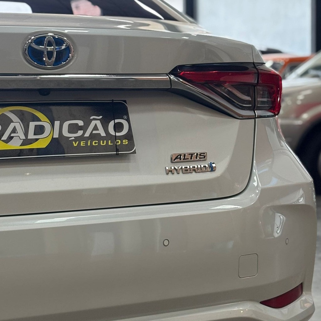 Toyota Corolla Altis Hybrid 1.8 Aut (Impecável – Garantia de Fábrica)