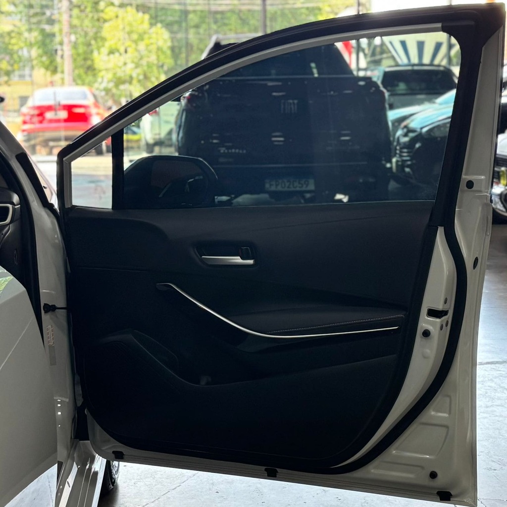 Toyota Corolla Altis Hybrid 1.8 Aut (Impecável – Garantia de Fábrica)