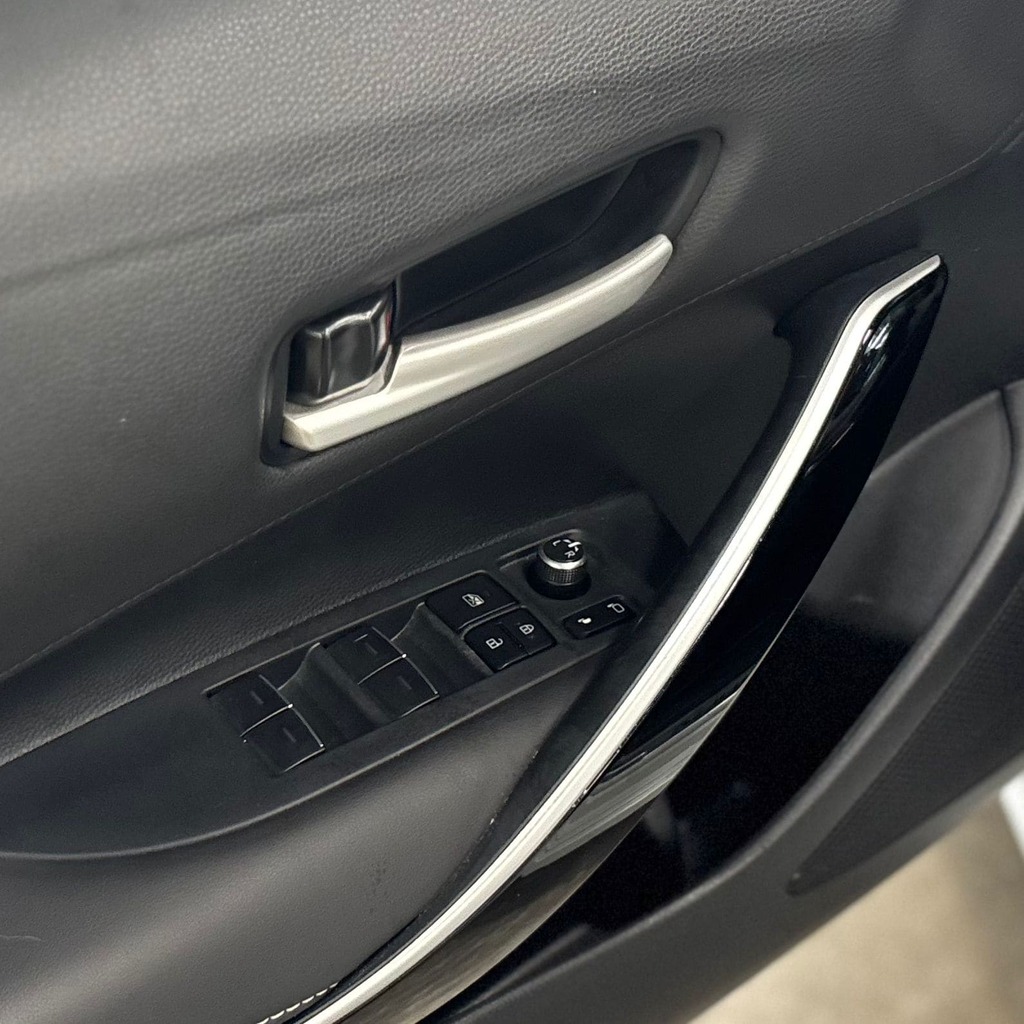 Toyota Corolla Altis Hybrid 1.8 Aut (Impecável – Garantia de Fábrica)