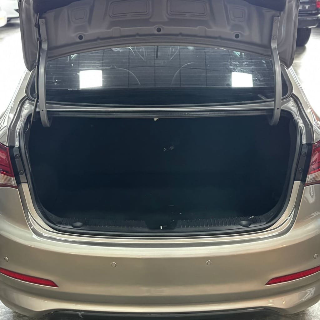 Hyundai Hb20s Comfort 1.6 Flex 6M (Completo – Manual – Impecável)