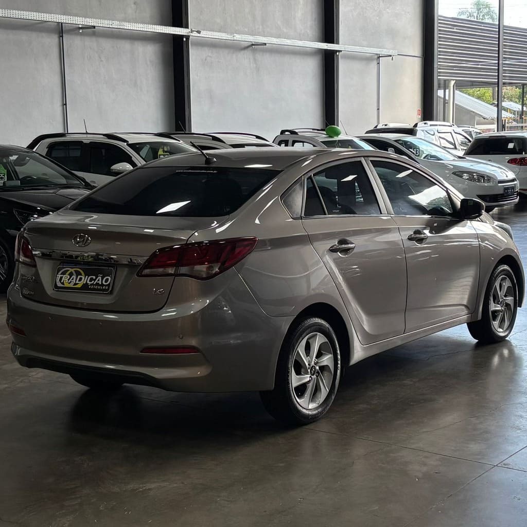 Hyundai Hb20s Comfort 1.6 Flex 6M (Completo – Manual – Impecável)