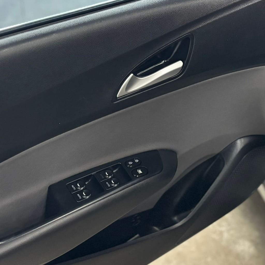 Hyundai Hb20s Comfort 1.6 Flex 6M (Completo – Manual – Impecável)