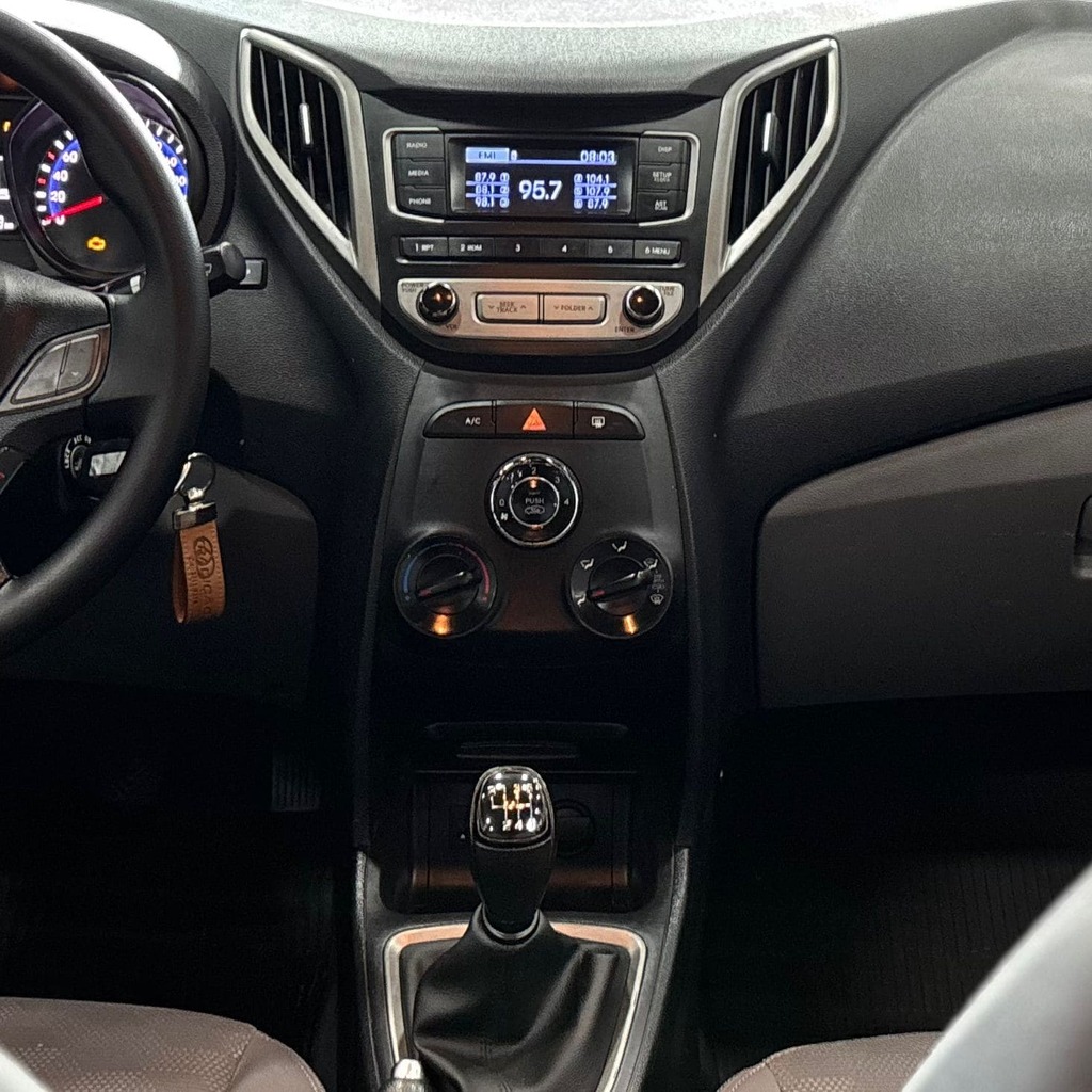 Hyundai Hb20s Comfort 1.6 Flex 6M (Completo – Manual – Impecável)