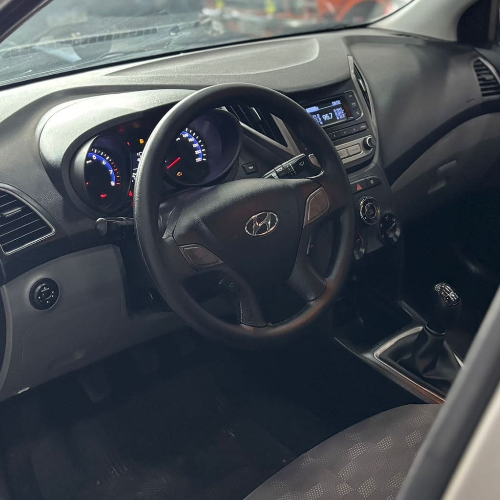 Hyundai Hb20s Comfort 1.6 Flex 6M (Completo – Manual – Impecável)