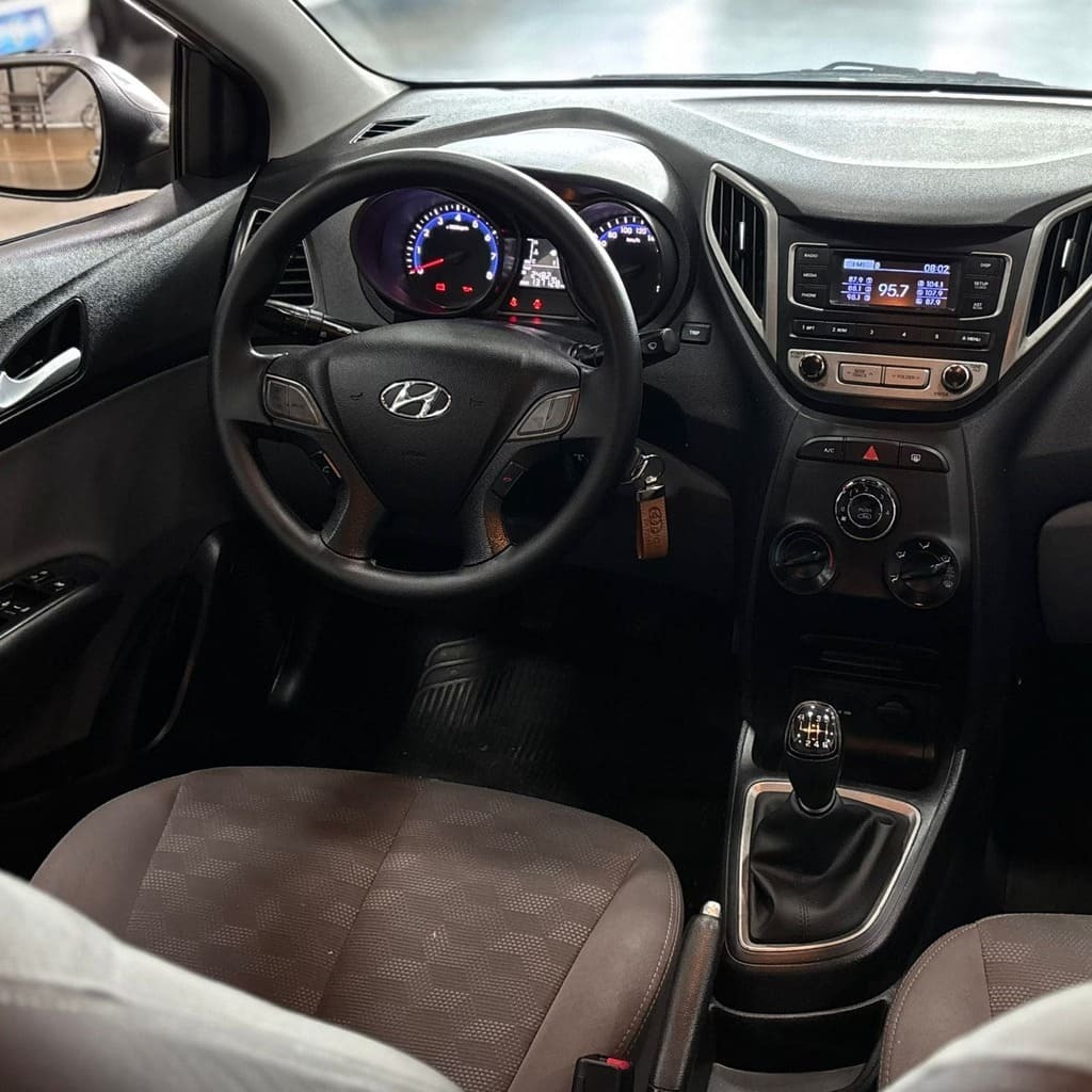 Hyundai Hb20s Comfort 1.6 Flex 6M (Completo – Manual – Impecável)