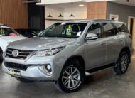 Toyota Hilux Sw4 Srx 4×4 2.8 Diesel Aut (5 Lugares – Interna Terracota – Impecável)