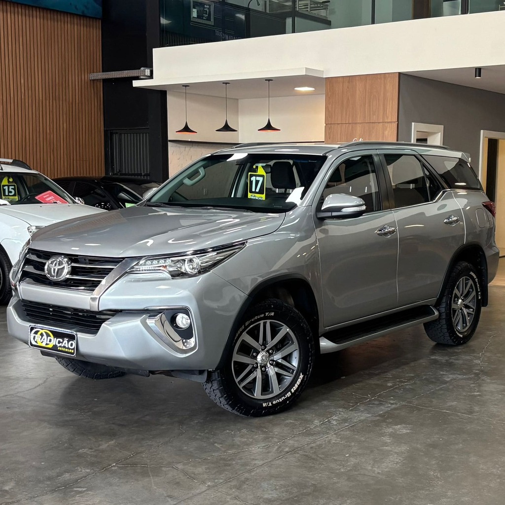 Toyota Hilux Sw4 Srx 4×4 2.8 Diesel Aut (5 Lugares – Interna Terracota – Impecável)