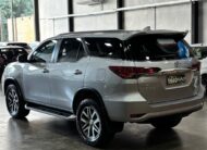 Toyota Hilux Sw4 Srx 4×4 2.8 Diesel Aut (5 Lugares – Interna Terracota – Impecável)