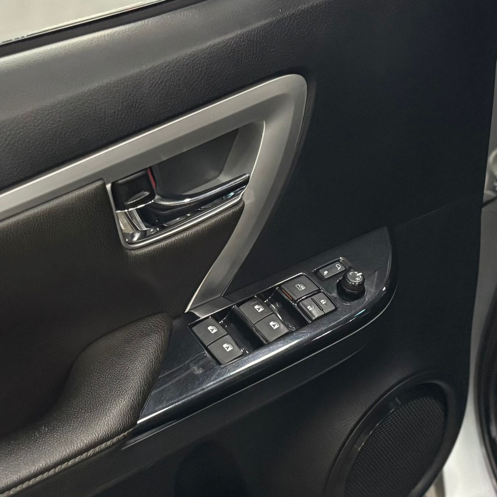 Toyota Hilux Sw4 Srx 4×4 2.8 Diesel Aut (5 Lugares – Interna Terracota – Impecável)