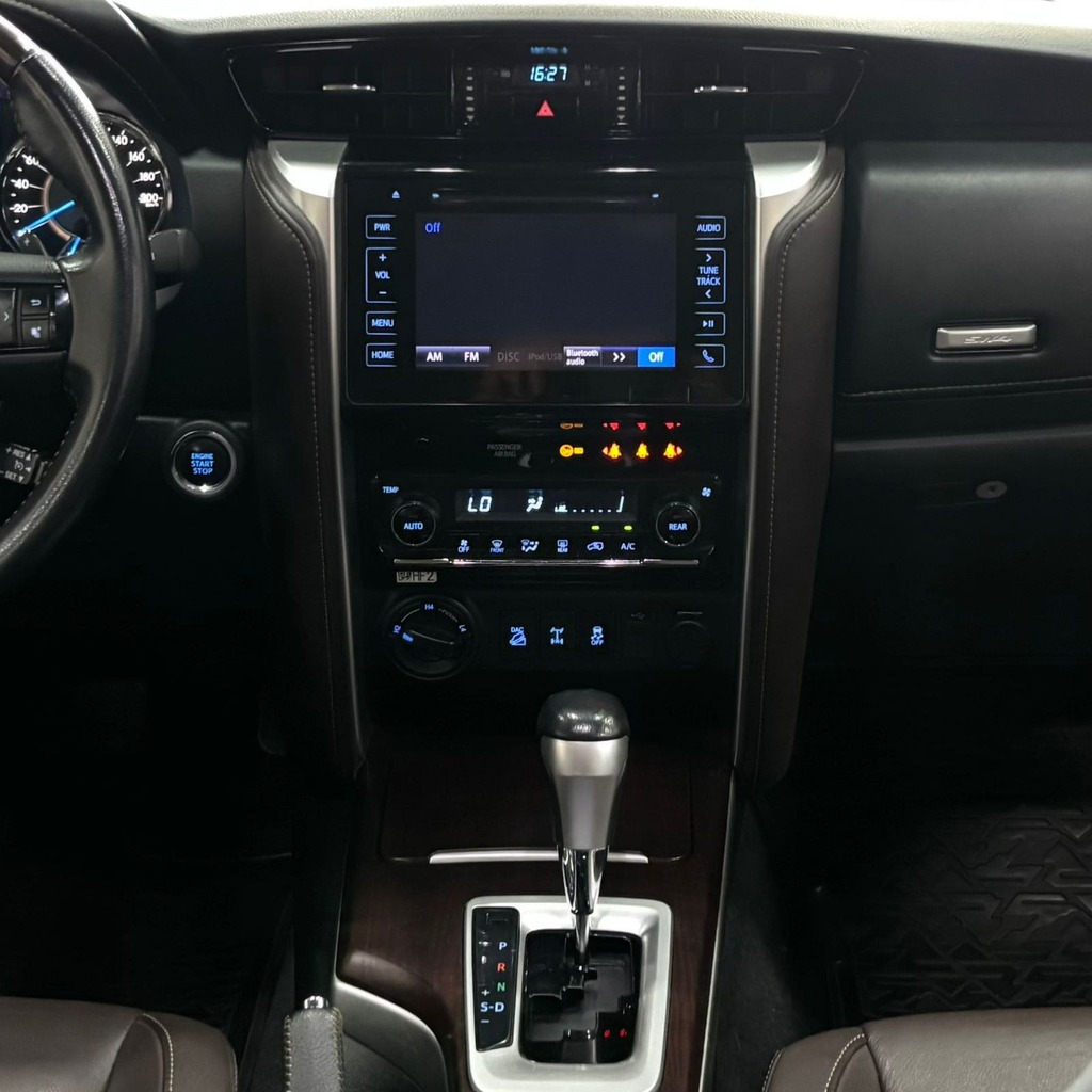 Toyota Hilux Sw4 Srx 4×4 2.8 Diesel Aut (5 Lugares – Interna Terracota – Impecável)