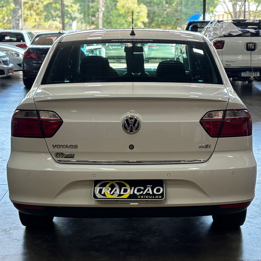 Volkswagen Voyage Highline 1.6 Flex Manual 4P (Impecável – Completo)