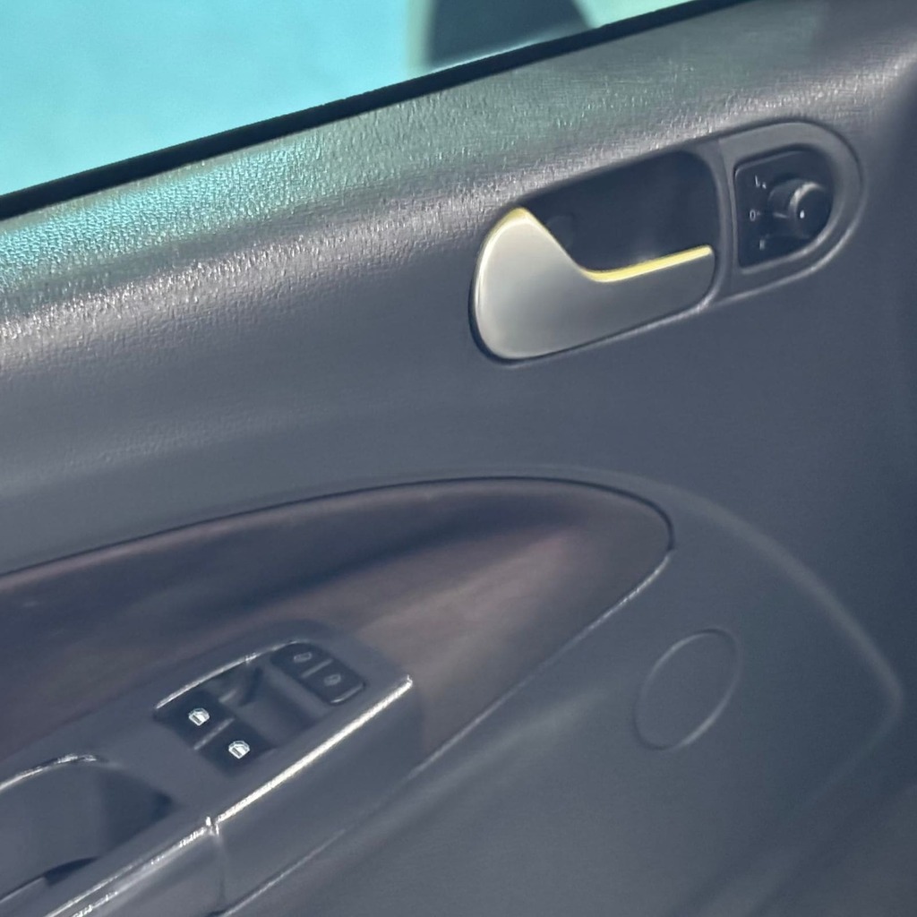 Volkswagen Voyage Highline 1.6 Flex Manual 4P (Impecável – Completo)