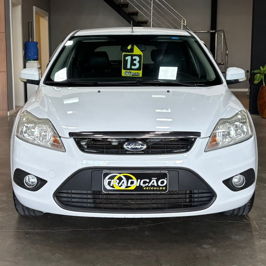Ford Focus Hatch Glx 1.6 Flex 5M (Manual – Impecável – Interna em Couro)